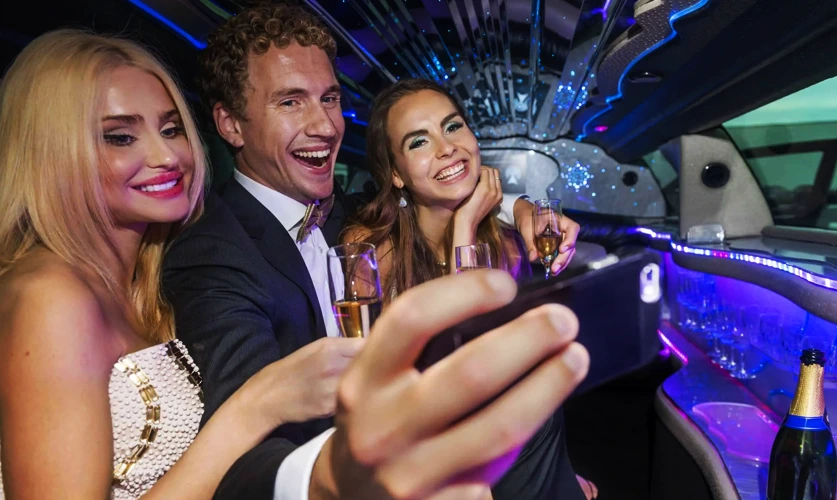 Leisure limousine sightseeing transportation